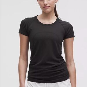 lululemon athletica Black Short Sleeve Tee